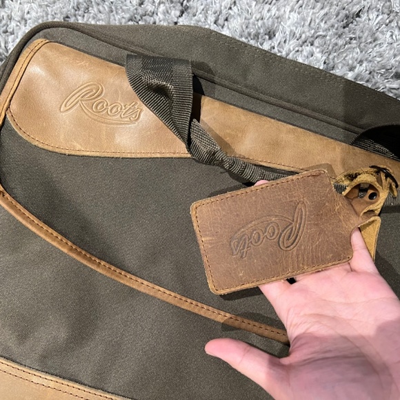 Vintage Roots Sling bag - Picture 2 of 6